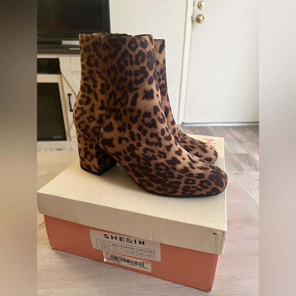 Cheetah booties - Picture 2 of 4